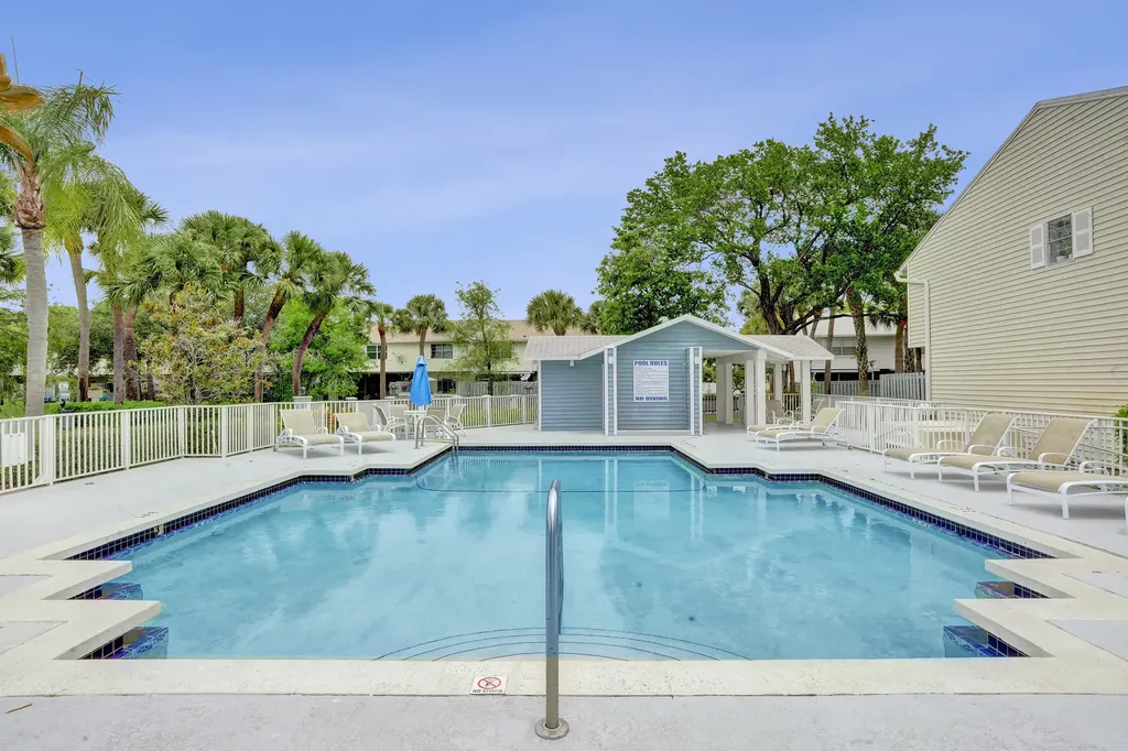 147 SW 3rd Street Pompano Beach FL 33060