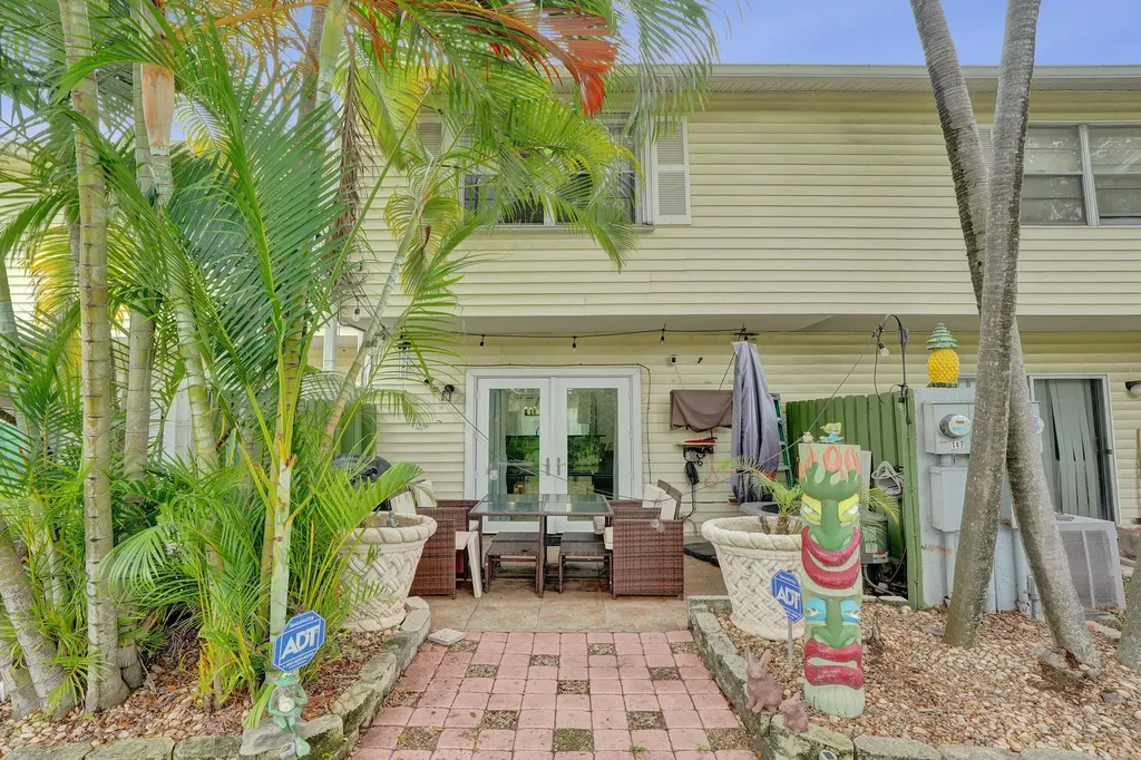147 SW 3rd Street Pompano Beach FL 33060