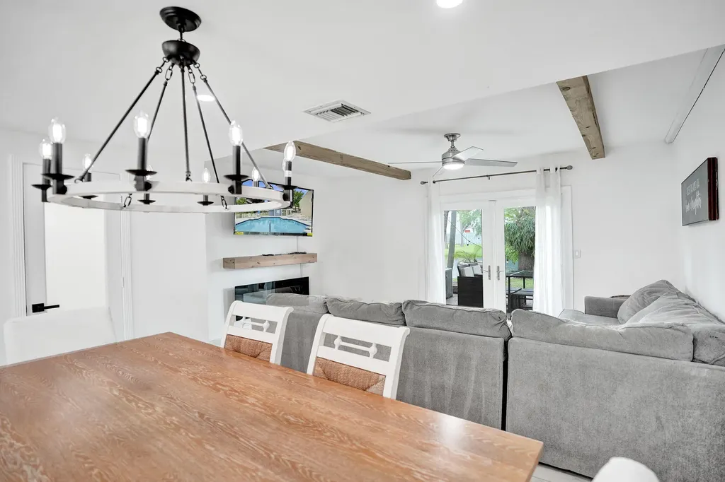 147 SW 3rd Street Pompano Beach FL 33060