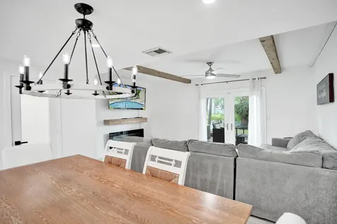 147 SW 3rd Street Pompano Beach FL 33060