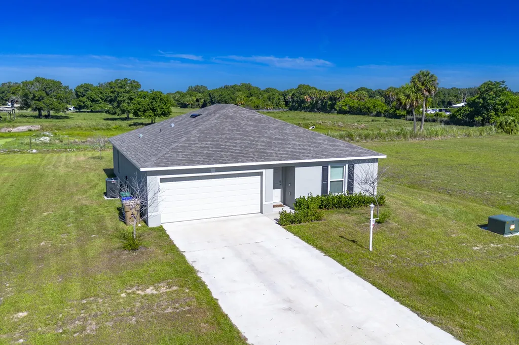 1305 NW 7th Avenue Okeechobee FL 34972