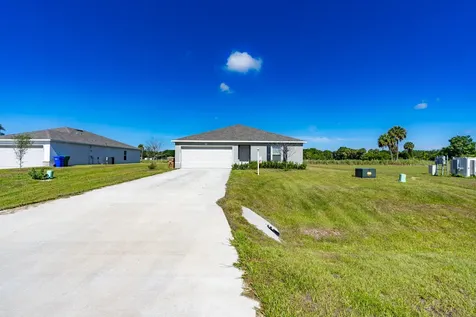 1305 NW 7th Avenue Okeechobee FL 34972