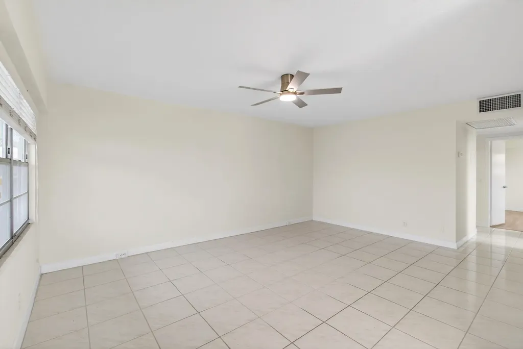 374 Brighton Boca Raton FL 33434