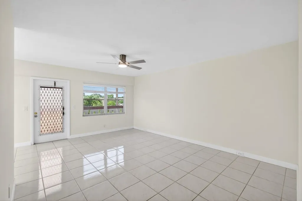 374 Brighton I Boca Raton FL 33434