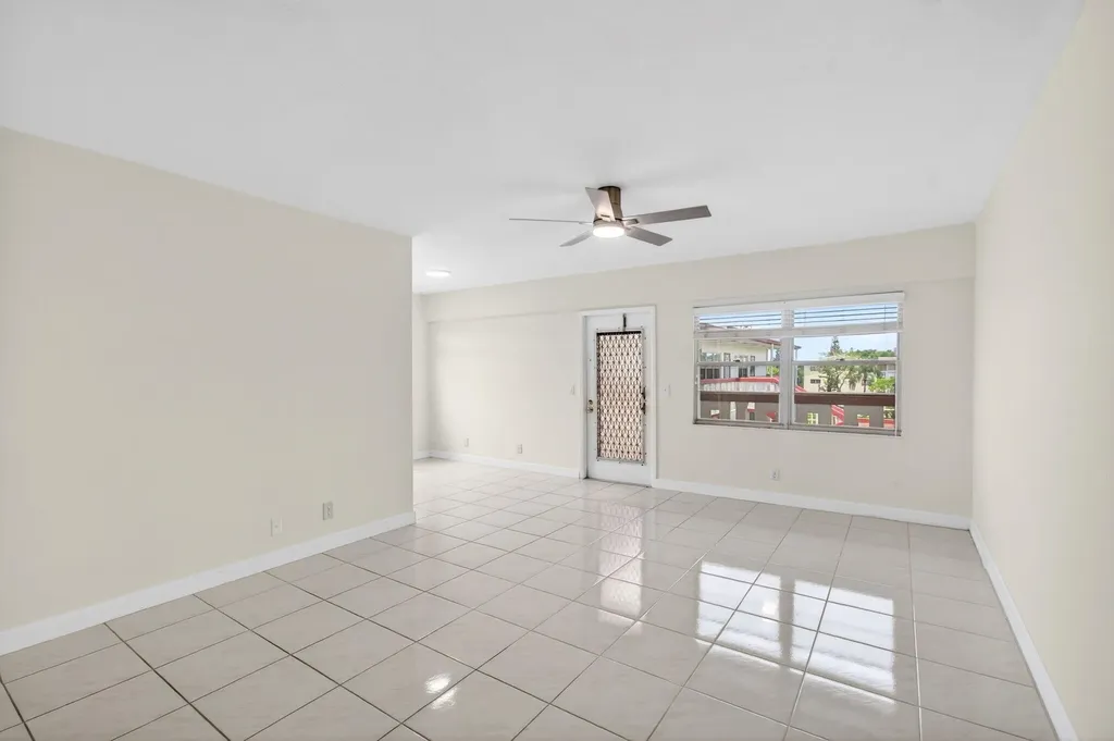 374 Brighton I Boca Raton FL 33434