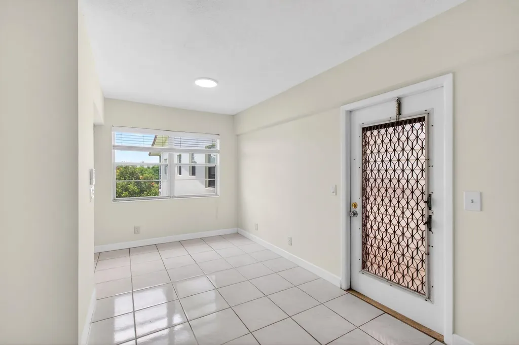 374 Brighton Boca Raton FL 33434
