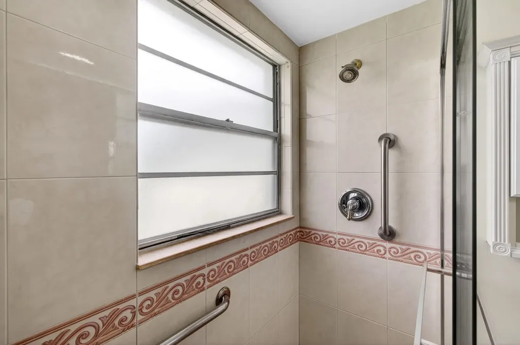 374 Brighton Boca Raton FL 33434