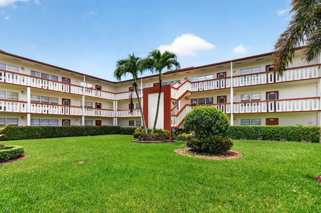 374 Brighton I Boca Raton FL 33434