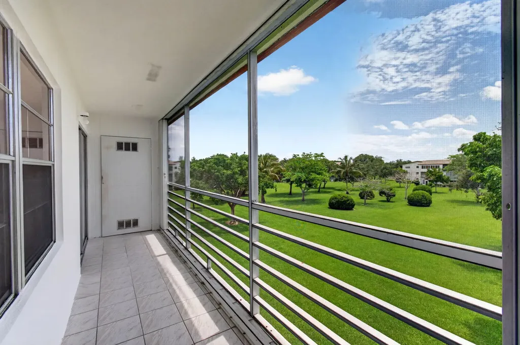 374 Brighton Boca Raton FL 33434
