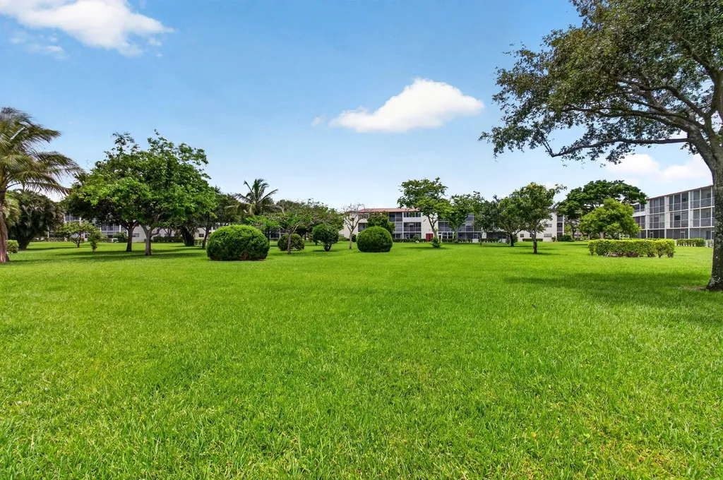 374 Brighton Boca Raton FL 33434