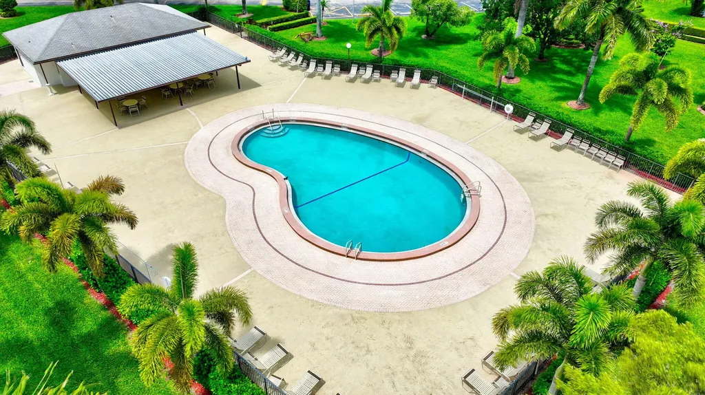 374 Brighton Boca Raton FL 33434