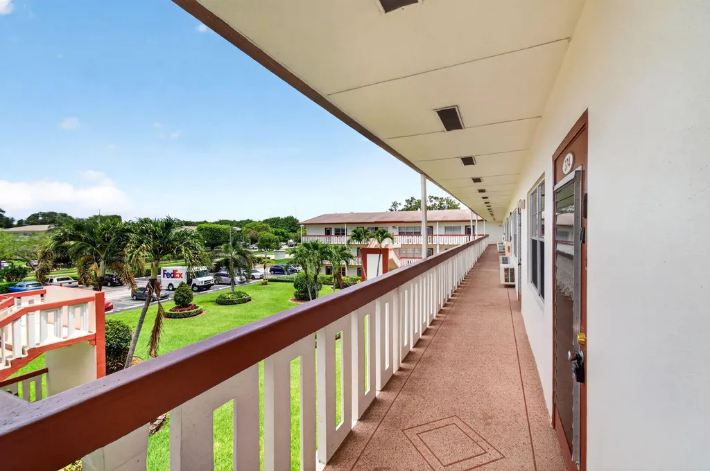 374 Brighton I Boca Raton FL 33434