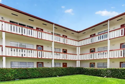 374 Brighton Boca Raton FL 33434