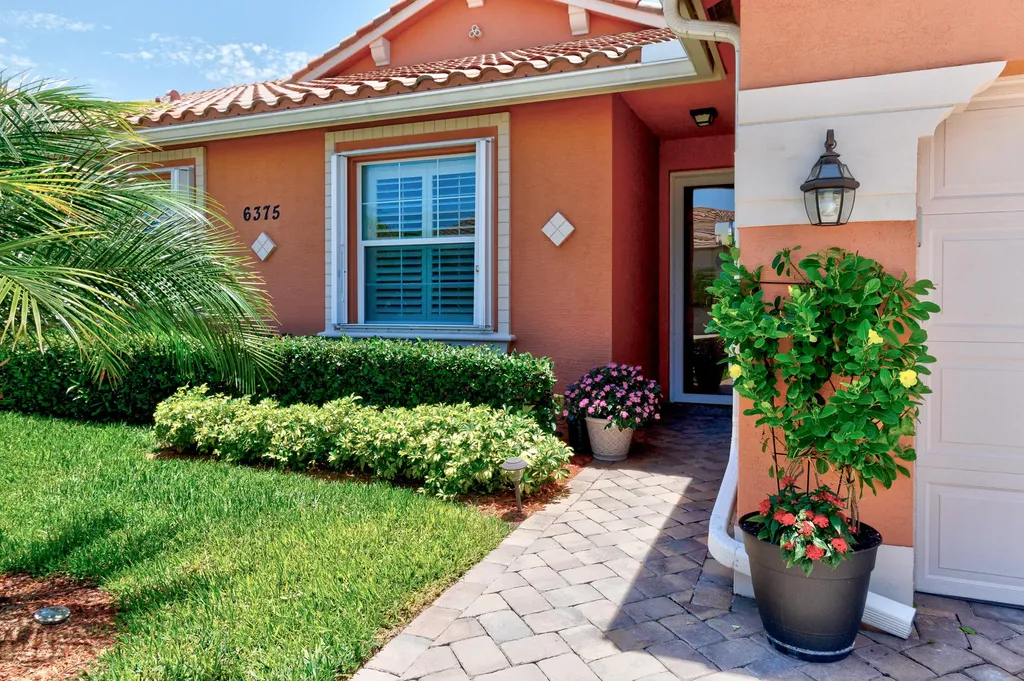 6375 Oxford Vero Beach FL 32966
