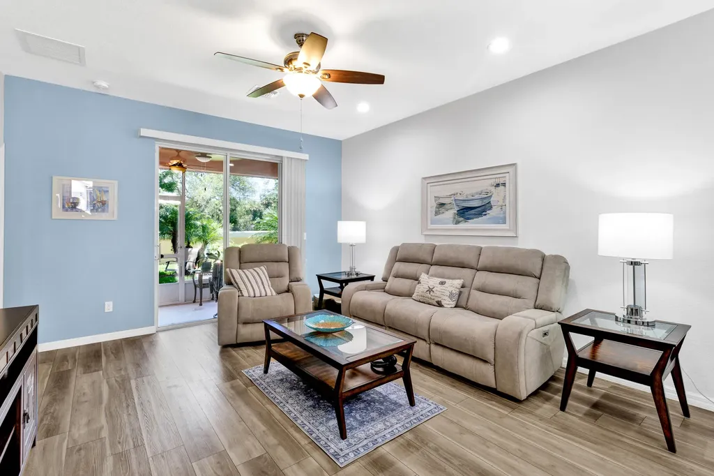 6375 Oxford Vero Beach FL 32966