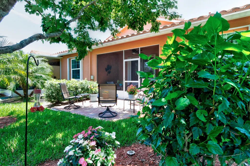 6375 Oxford Vero Beach FL 32966