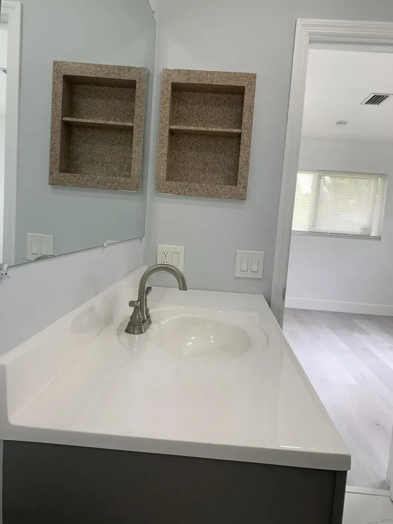4005 NW 76th Avenue Coral Springs FL 33065
