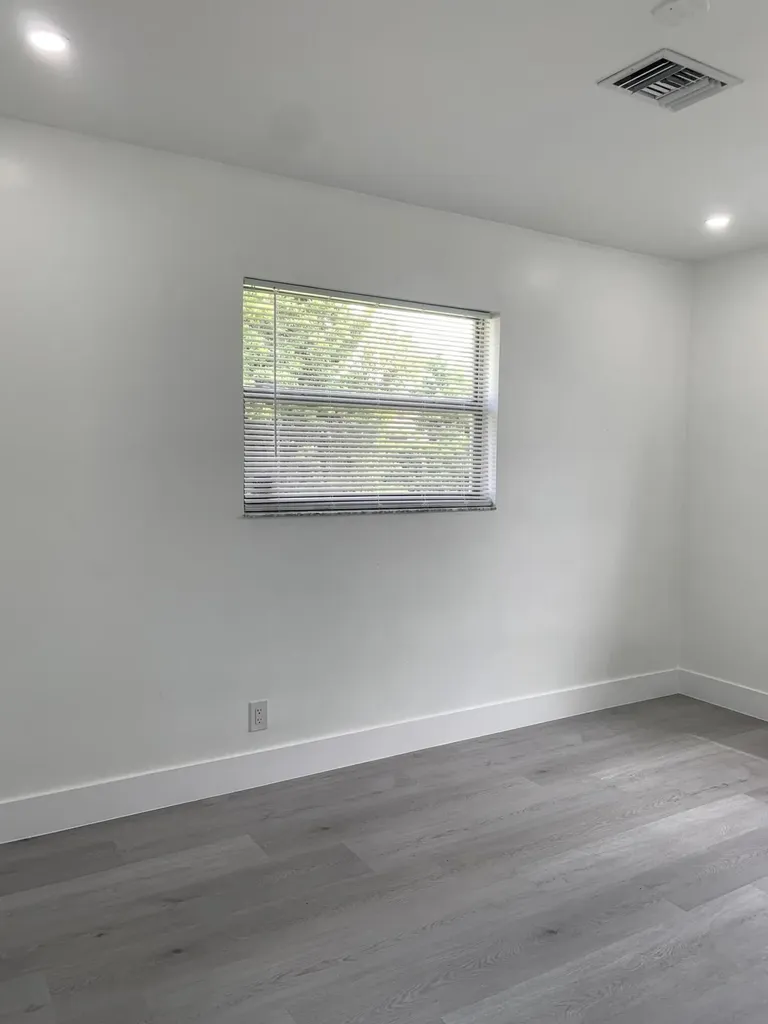 4005 NW 76th Avenue Coral Springs FL 33065