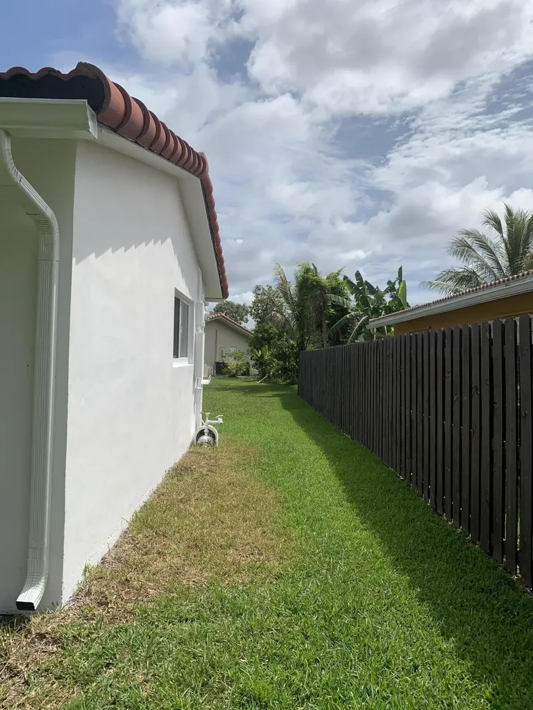 4005 NW 76th Avenue Coral Springs FL 33065