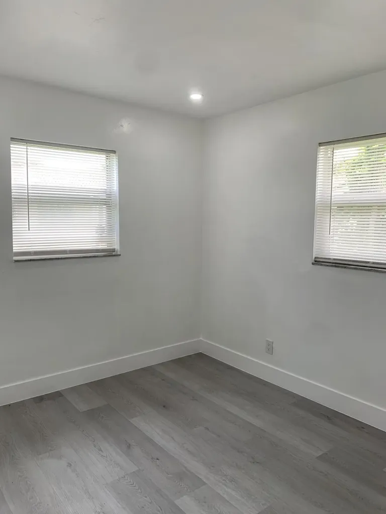 4005 NW 76th Avenue Coral Springs FL 33065