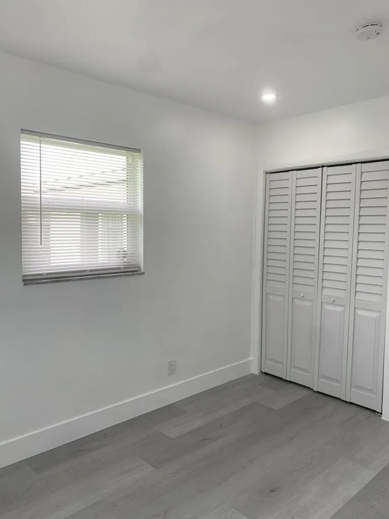 4005 NW 76th Avenue Coral Springs FL 33065
