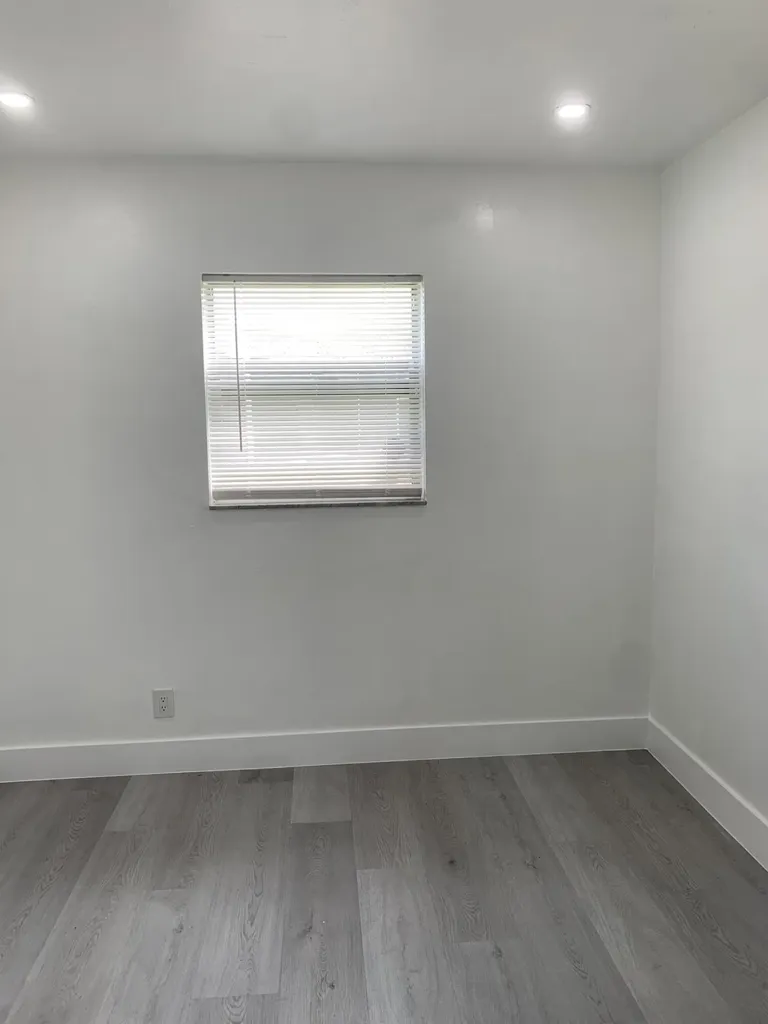 4005 NW 76th Avenue Coral Springs FL 33065