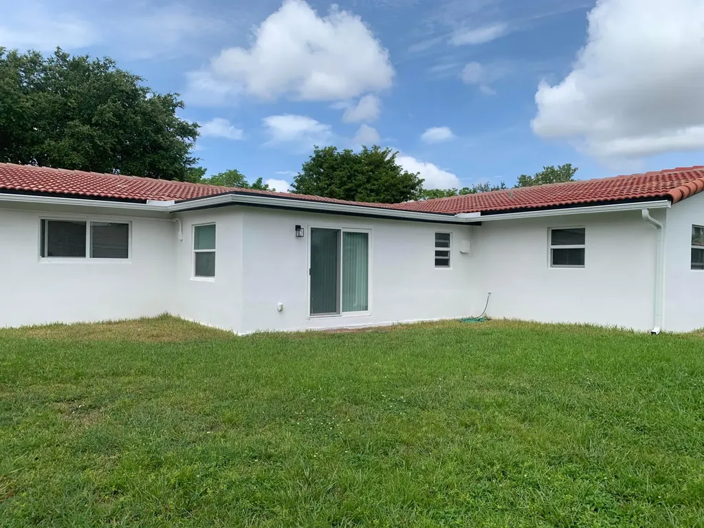 4005 NW 76th Avenue Coral Springs FL 33065