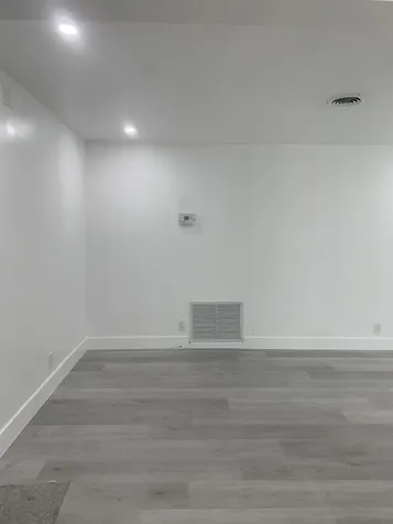 4005 NW 76th Avenue Coral Springs FL 33065