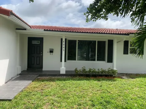 4005 NW 76th Avenue Coral Springs FL 33065
