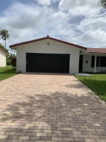 4005 NW 76th Avenue Coral Springs FL 33065