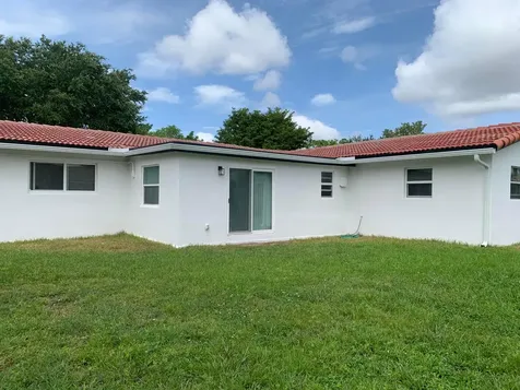 4005 NW 76th Avenue Coral Springs FL 33065