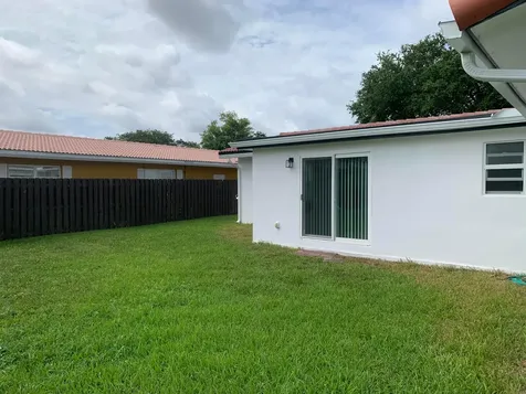 4005 NW 76th Avenue Coral Springs FL 33065