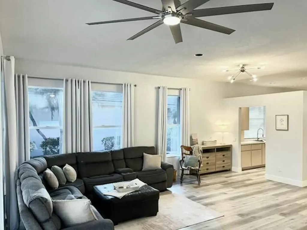 5018 SE Heartleaf Terrace Hobe Sound FL 33455