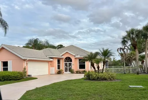 5018 SE Heartleaf Terrace Hobe Sound FL 33455