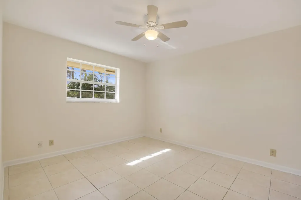 533 W Jasmine Drive Lake Park FL 33403