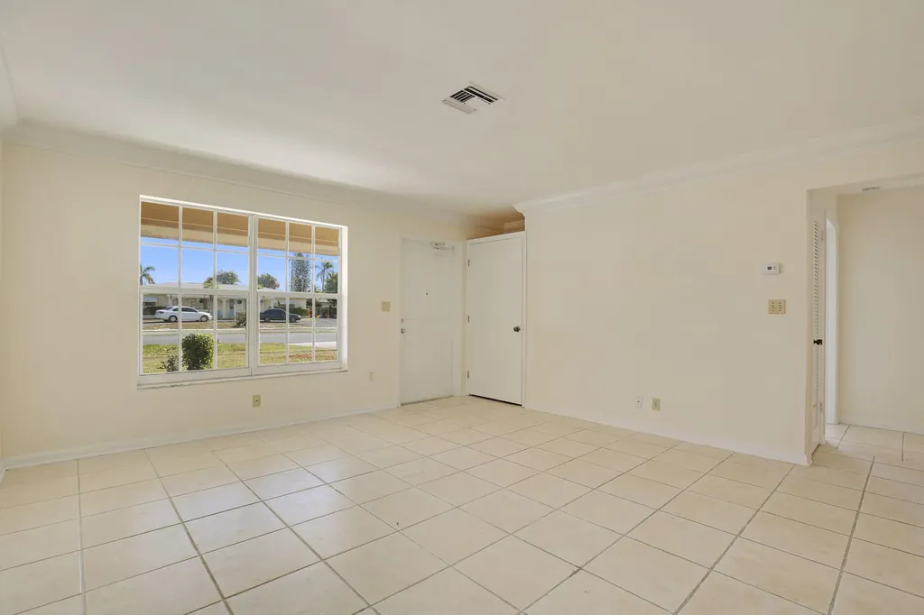 533 W Jasmine Drive Lake Park FL 33403