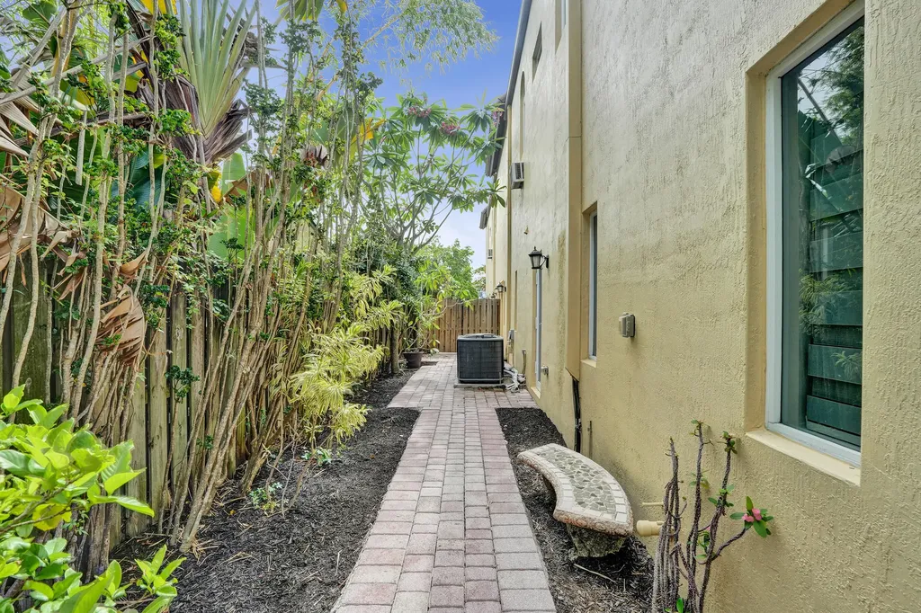 804 NE 7th Street Fort Lauderdale FL 33304