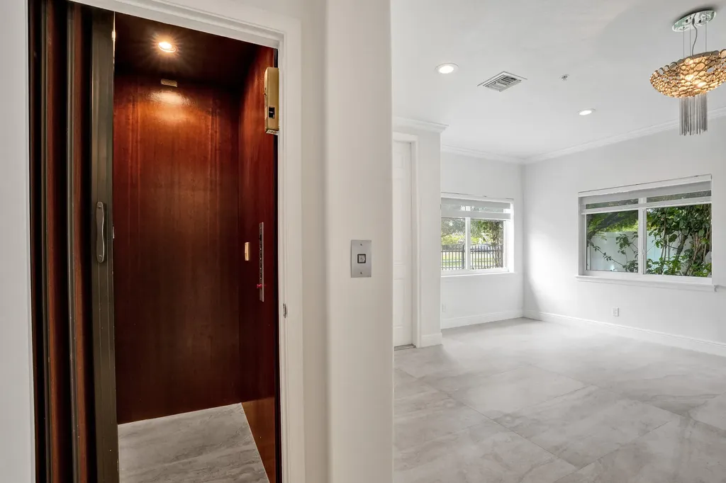 804 NE 7th Street Fort Lauderdale FL 33304