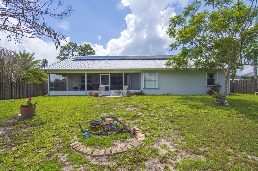 474 Arbor Street Sebastian FL 32958