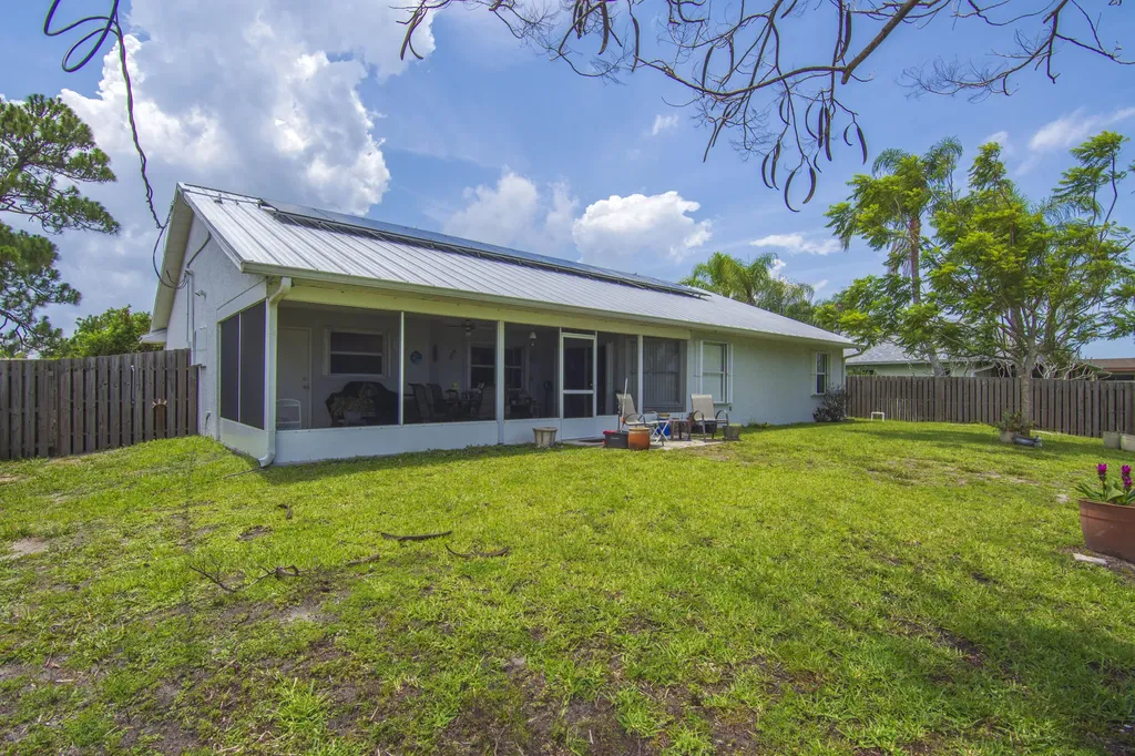 474 Arbor Street Sebastian FL 32958