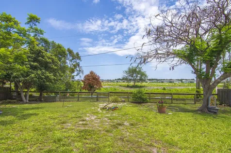 474 Arbor Street Sebastian FL 32958
