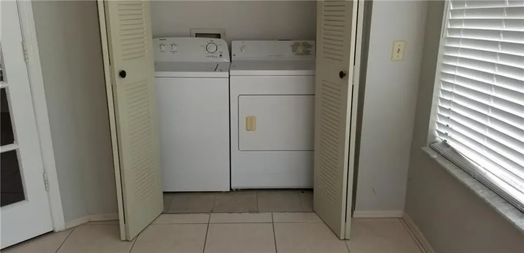 2986 S University Drive Davie FL 33328