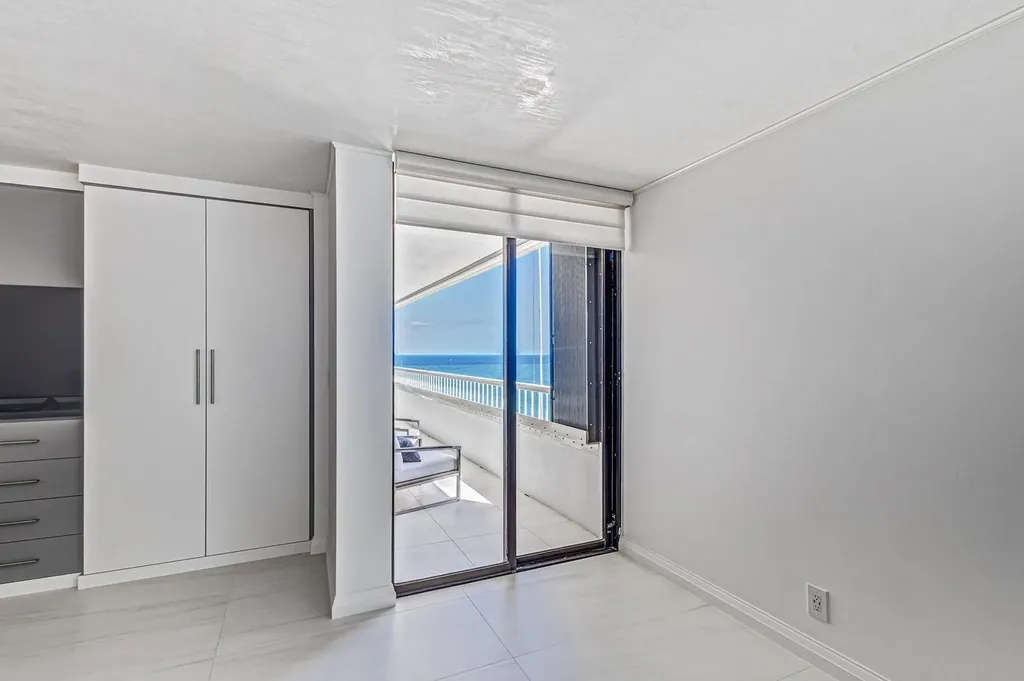 5280 N Ocean Drive Riviera Beach FL 33404