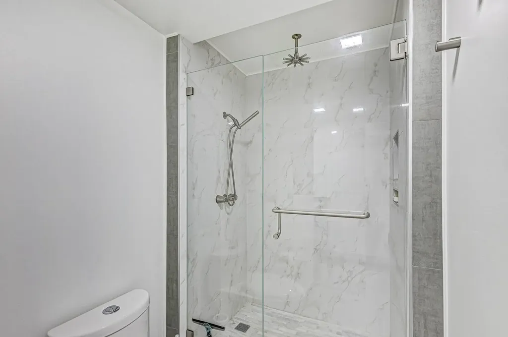 5280 N Ocean Drive Riviera Beach FL 33404