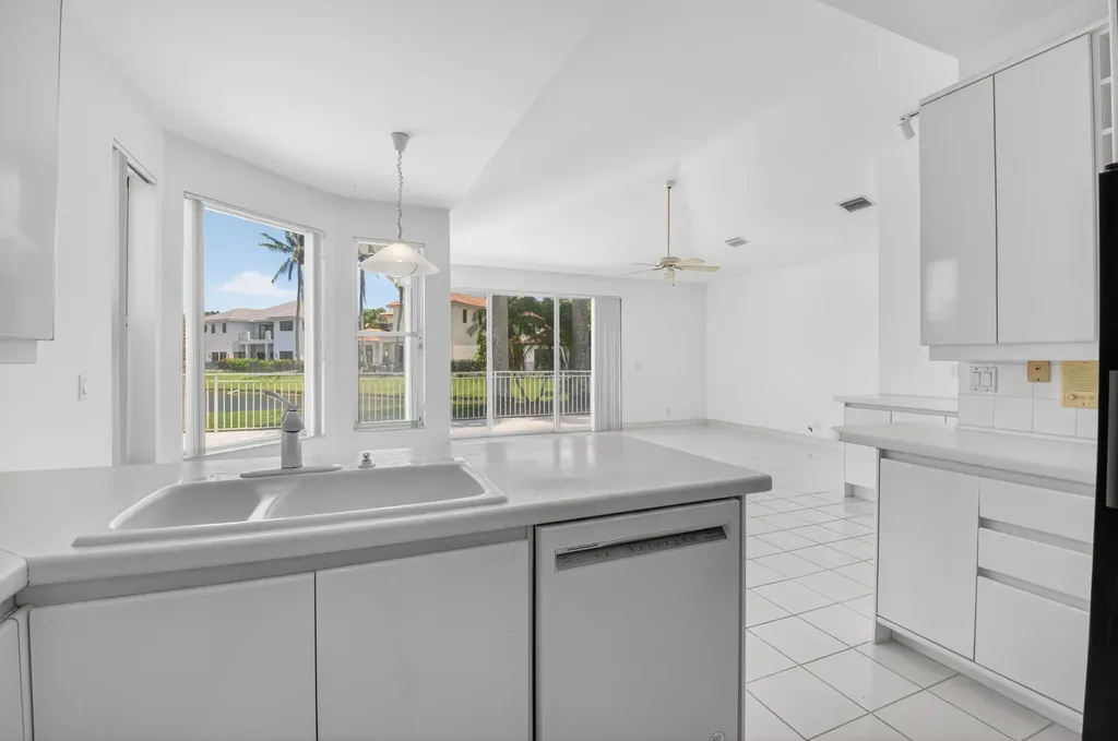 5768 Harrington Way Boca Raton FL 33496