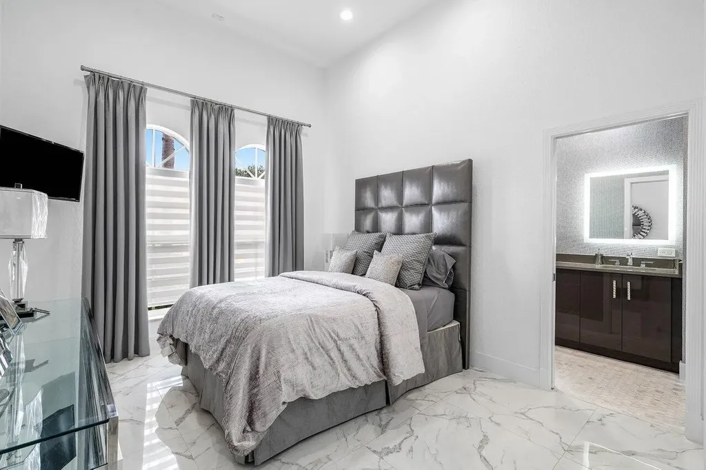 6517 Somerset Circle Boca Raton FL 33496