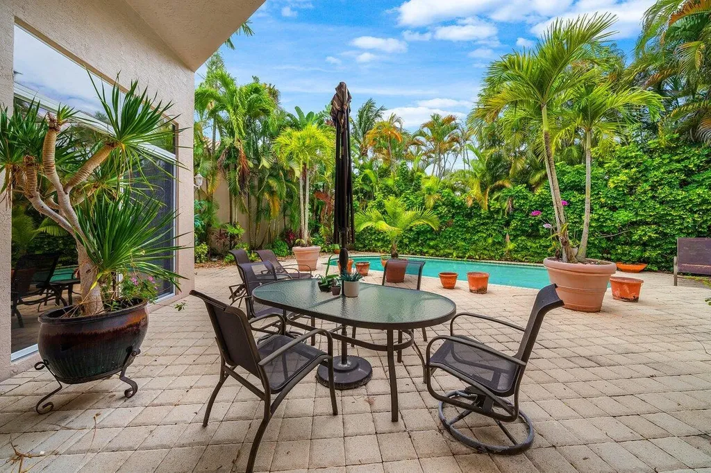 6517 Somerset Circle Boca Raton FL 33496