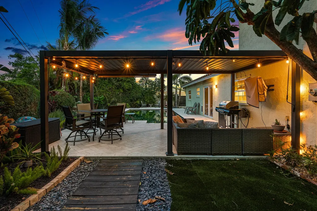 968 Laurel Road North Palm Beach FL 33408
