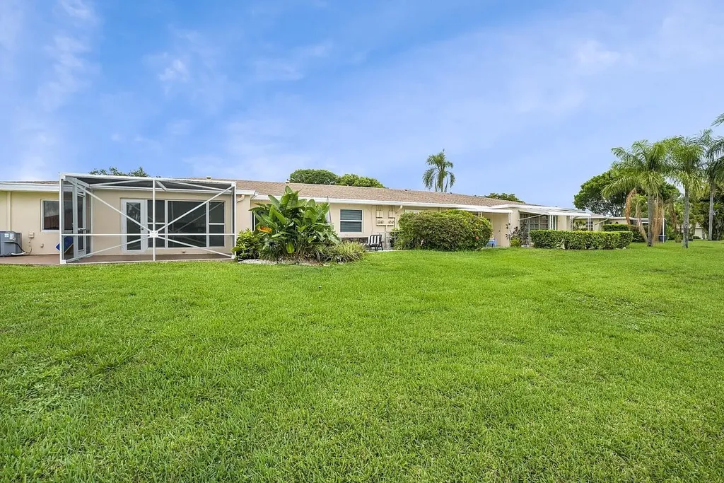 8900 Warwick Drive Boca Raton FL 33433