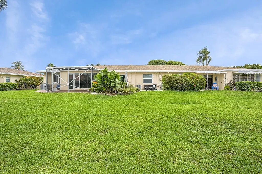 8900 Warwick Drive Boca Raton FL 33433